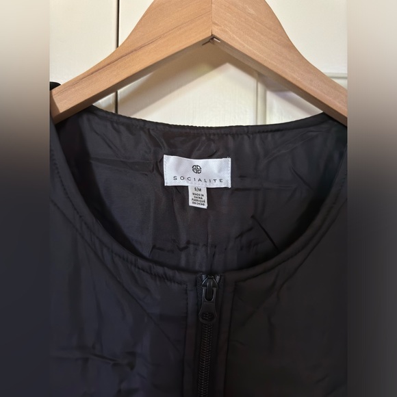 Socialite Black Vest - Picture 2 of 2